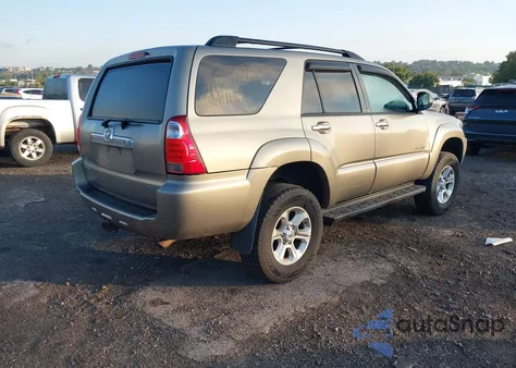 2006 Toyota 4Runner Sr5 V6 z USA, uszkodzony, nr VIN JTEBU14R860104896
